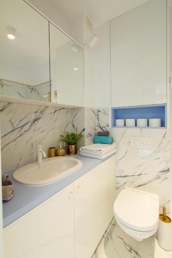 Nowy Apartment Przy Placu Szembeka Warsaw Ngoại thất bức ảnh