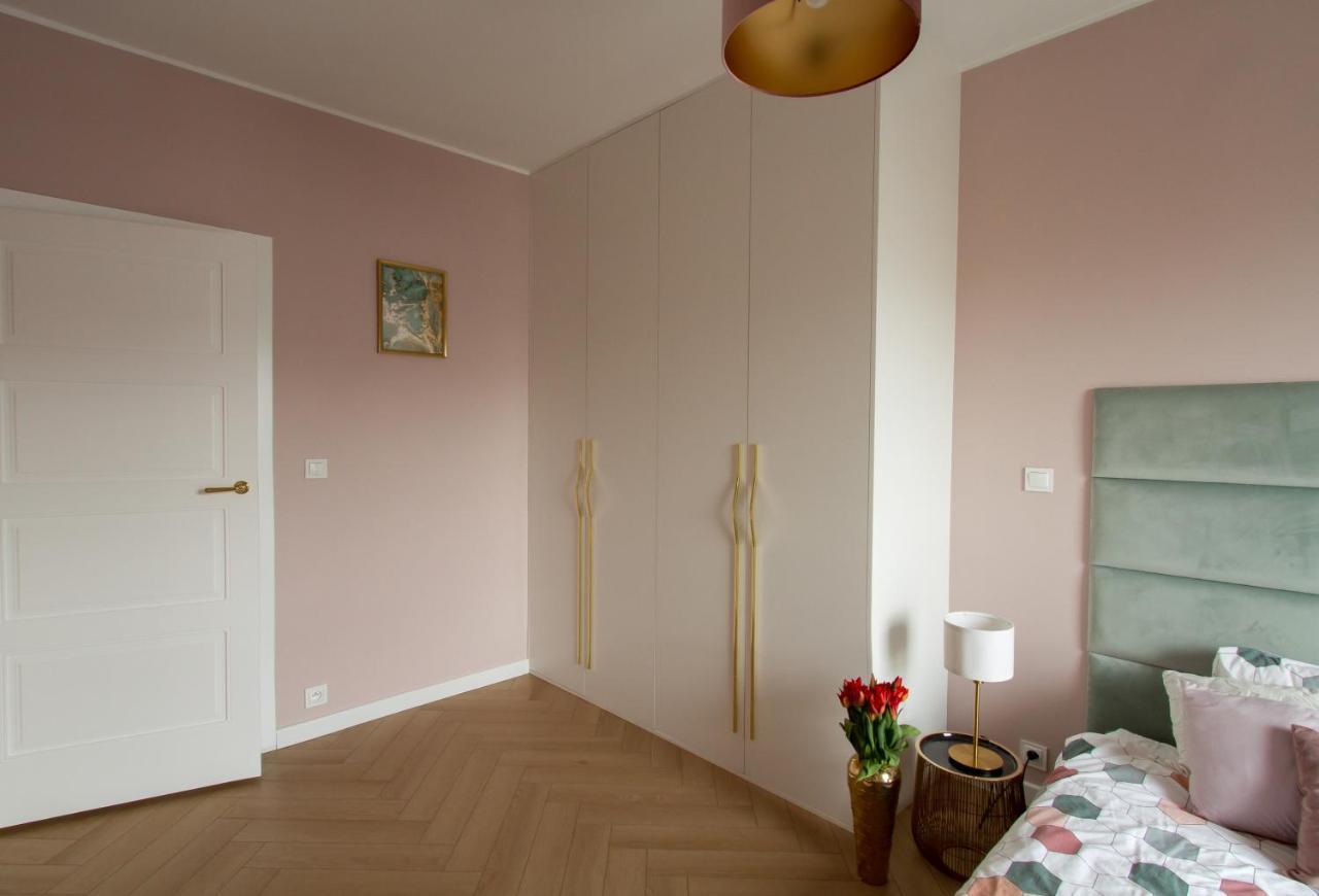 Nowy Apartment Przy Placu Szembeka Warsaw Ngoại thất bức ảnh